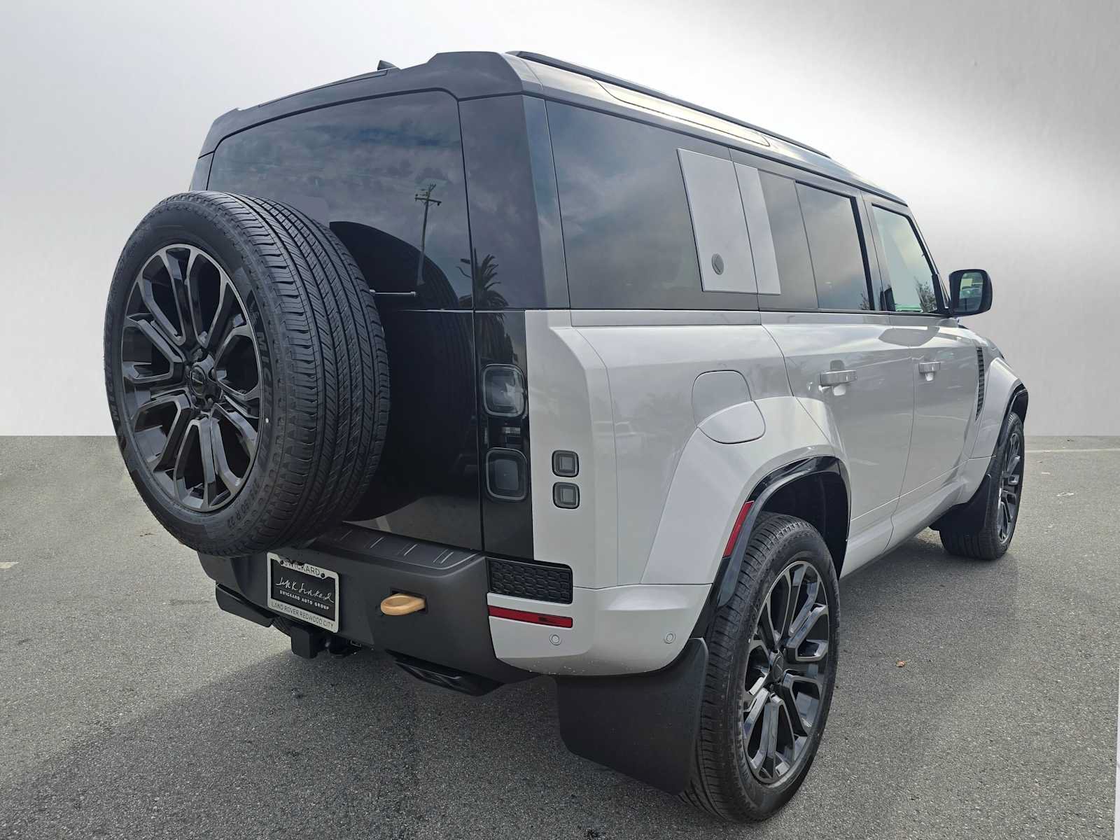 New 2026 Land Rover Defender 110 OCTA AWD/4WD image 5