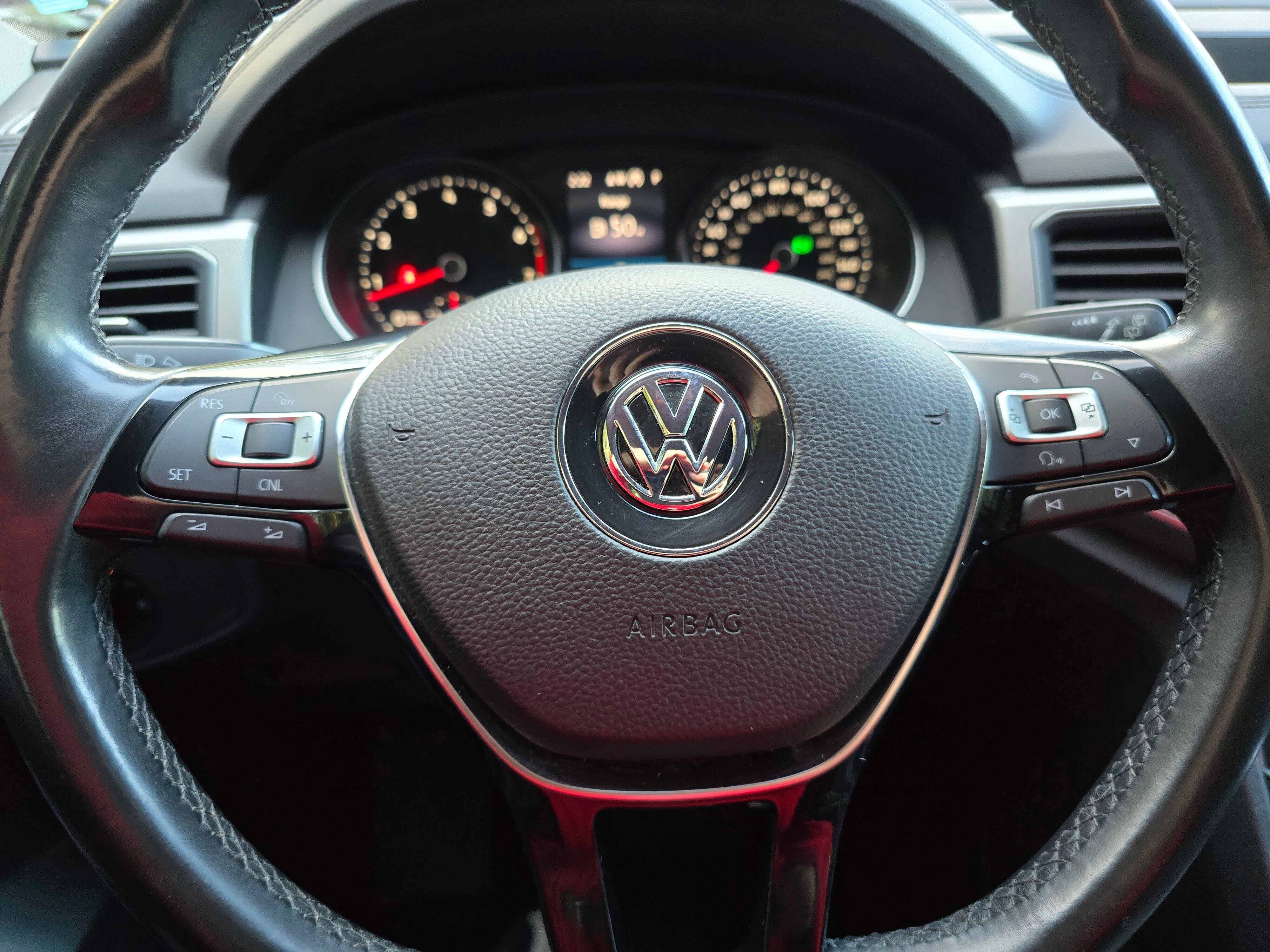 Used 2018 Volkswagen Atlas SE image 25