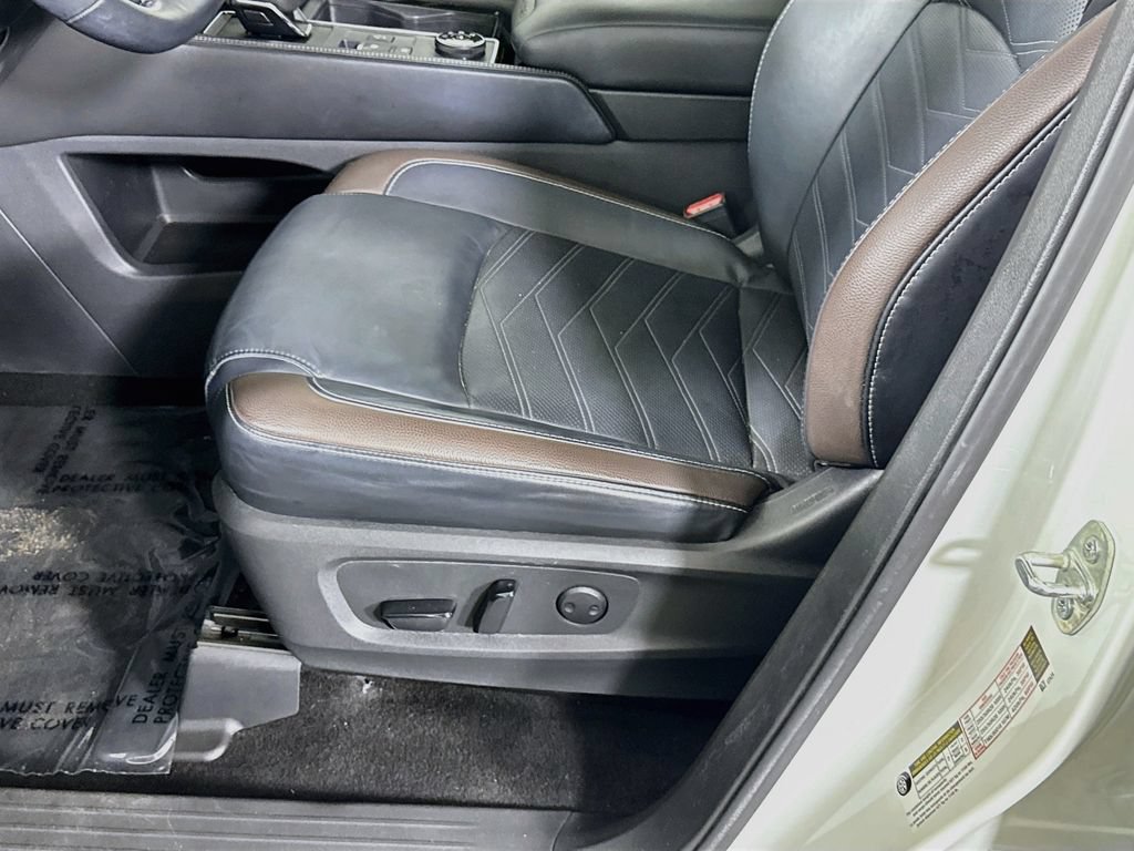 Used 2024 Nissan Pathfinder Platinum AWD/4WD image 26