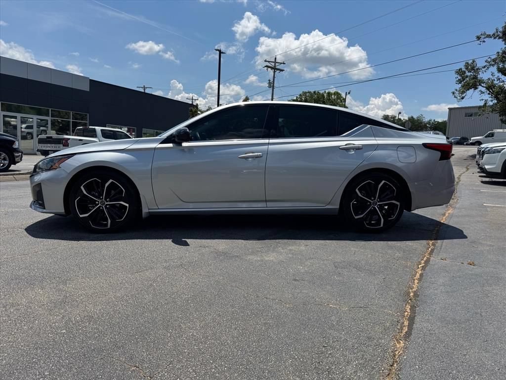Certified 2024 Nissan Altima 2.5 SR FWD image 6