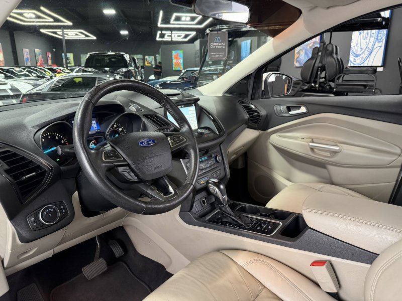 Used 2018 Ford Escape SEL FWD image 9