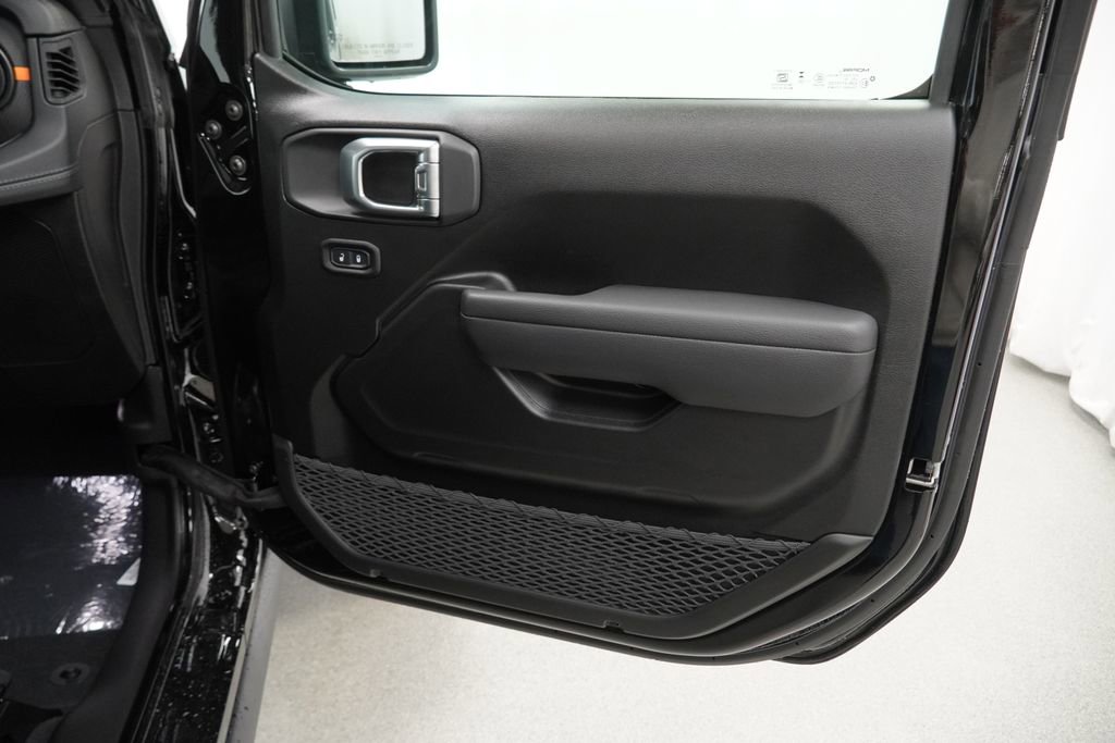 New 2026 Jeep Gladiator Mojave w/ Safety Group image 34
