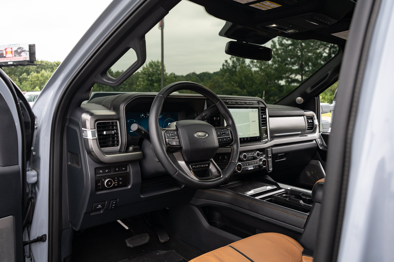Used 2024 Ford F250 Platinum AWD/4WD image 11