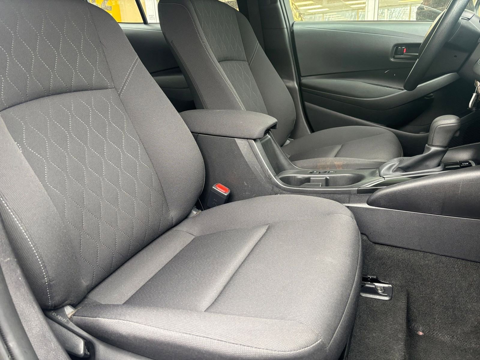 Used 2025 Toyota Corolla LE image 25