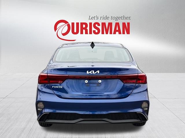 Used 2023 Kia Forte LXS w/ LXS Technology Package image 3