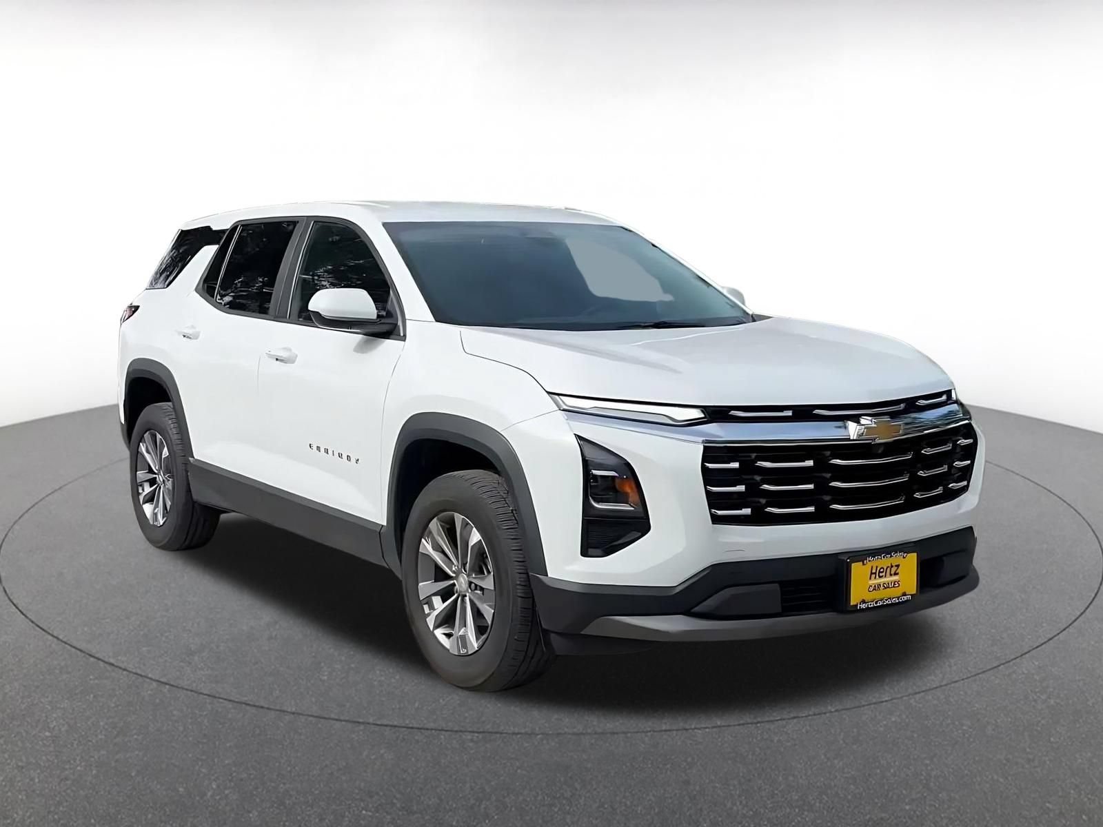 Used 2025 Chevrolet Equinox LT FWD image 3