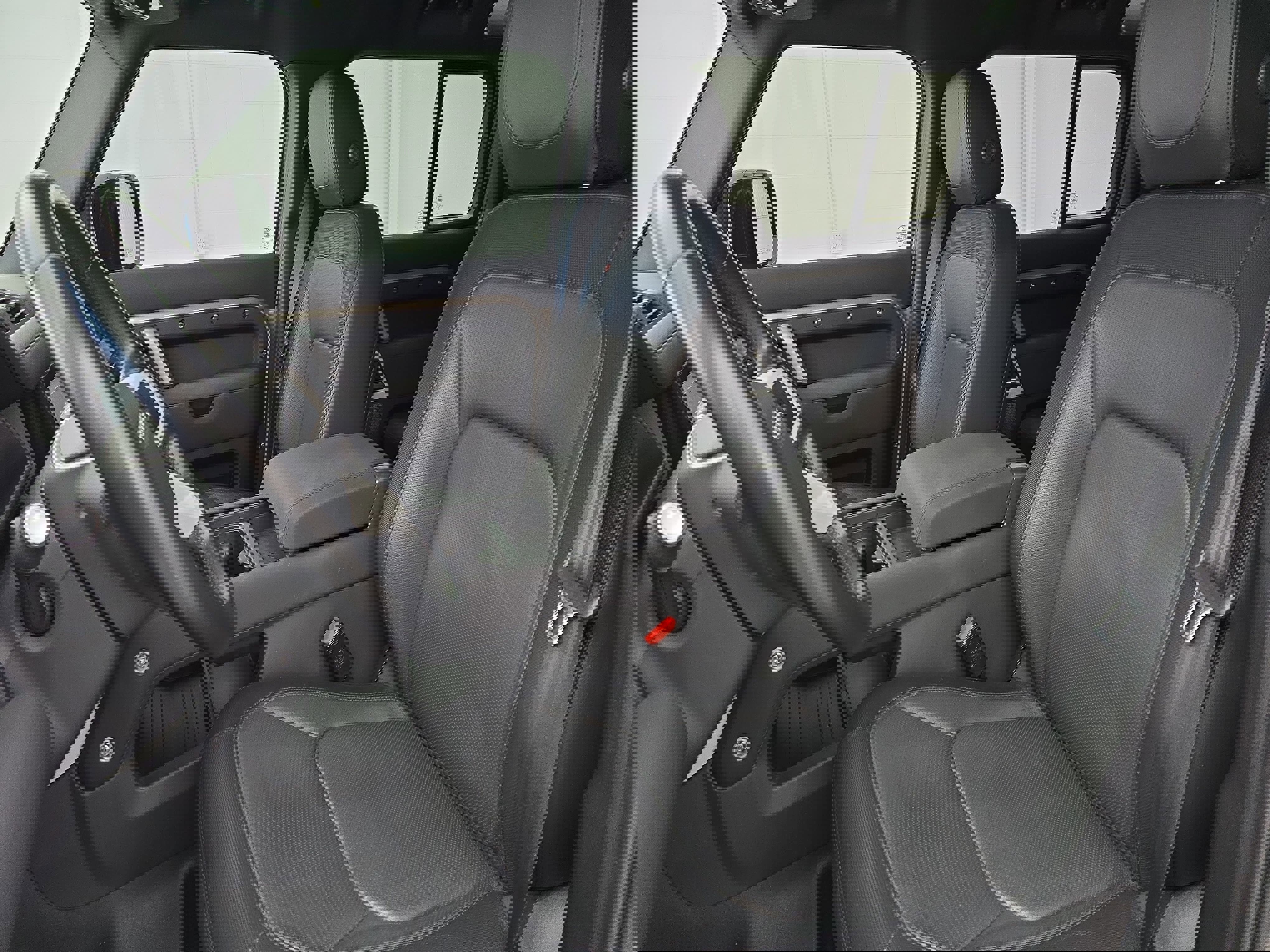 Used 2023 Land Rover Defender 110 X-Dynamic SE image 14