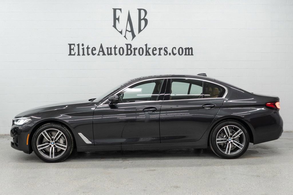 Used 2022 BMW 530i xDrive w/ Premium Package image 2