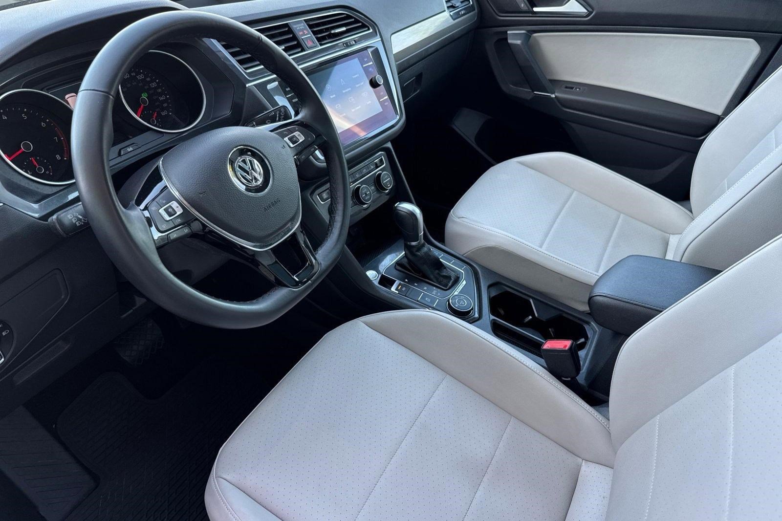 Used 2018 Volkswagen Tiguan SEL AWD/4WD image 4