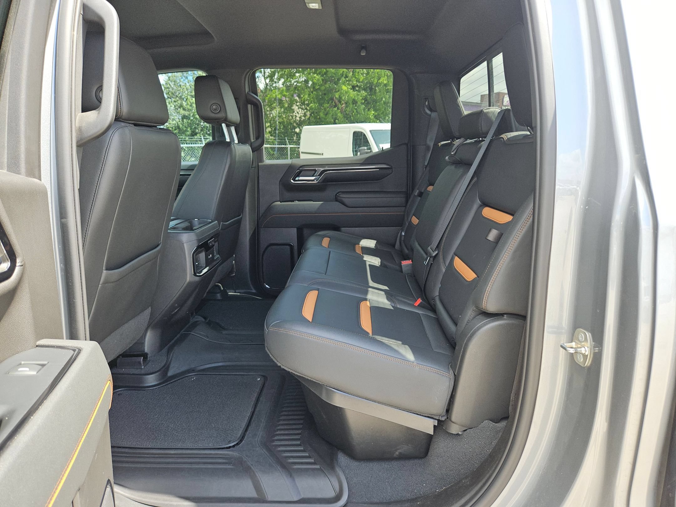 Used 2023 GMC Sierra 1500 AT4 w/ AT4 Premium Package AWD/4WD image 14