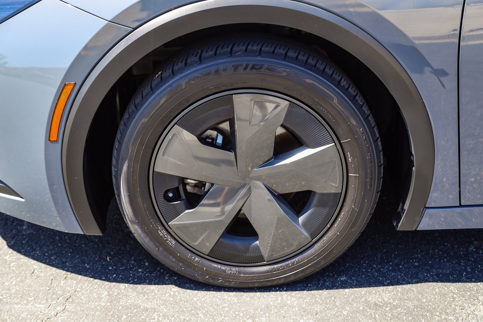 Certified 2024 Toyota Prius LE FWD image 10