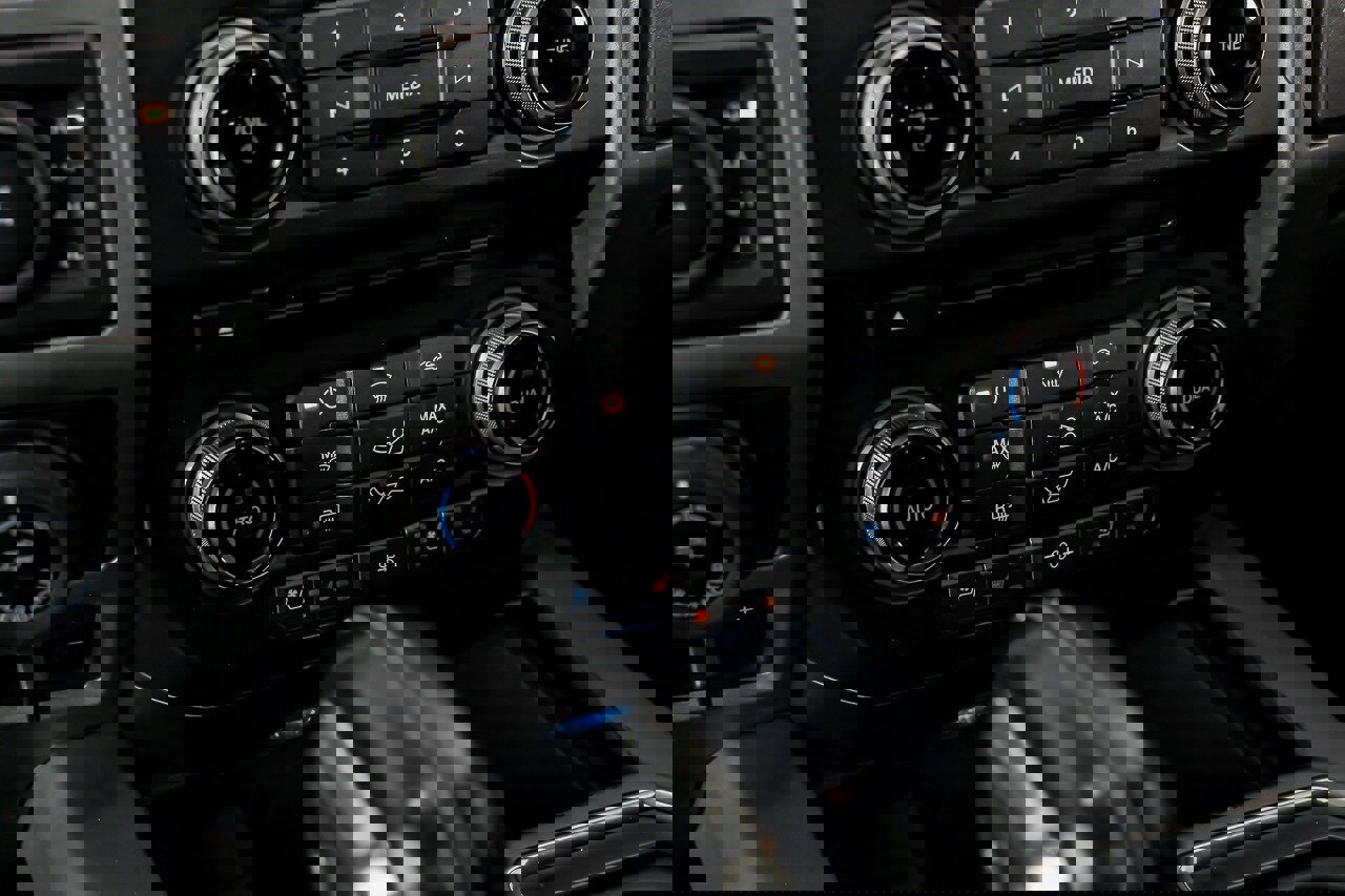 Used 2018 Ford F150 Raptor w/ Equipment Group 802A Luxury image 32