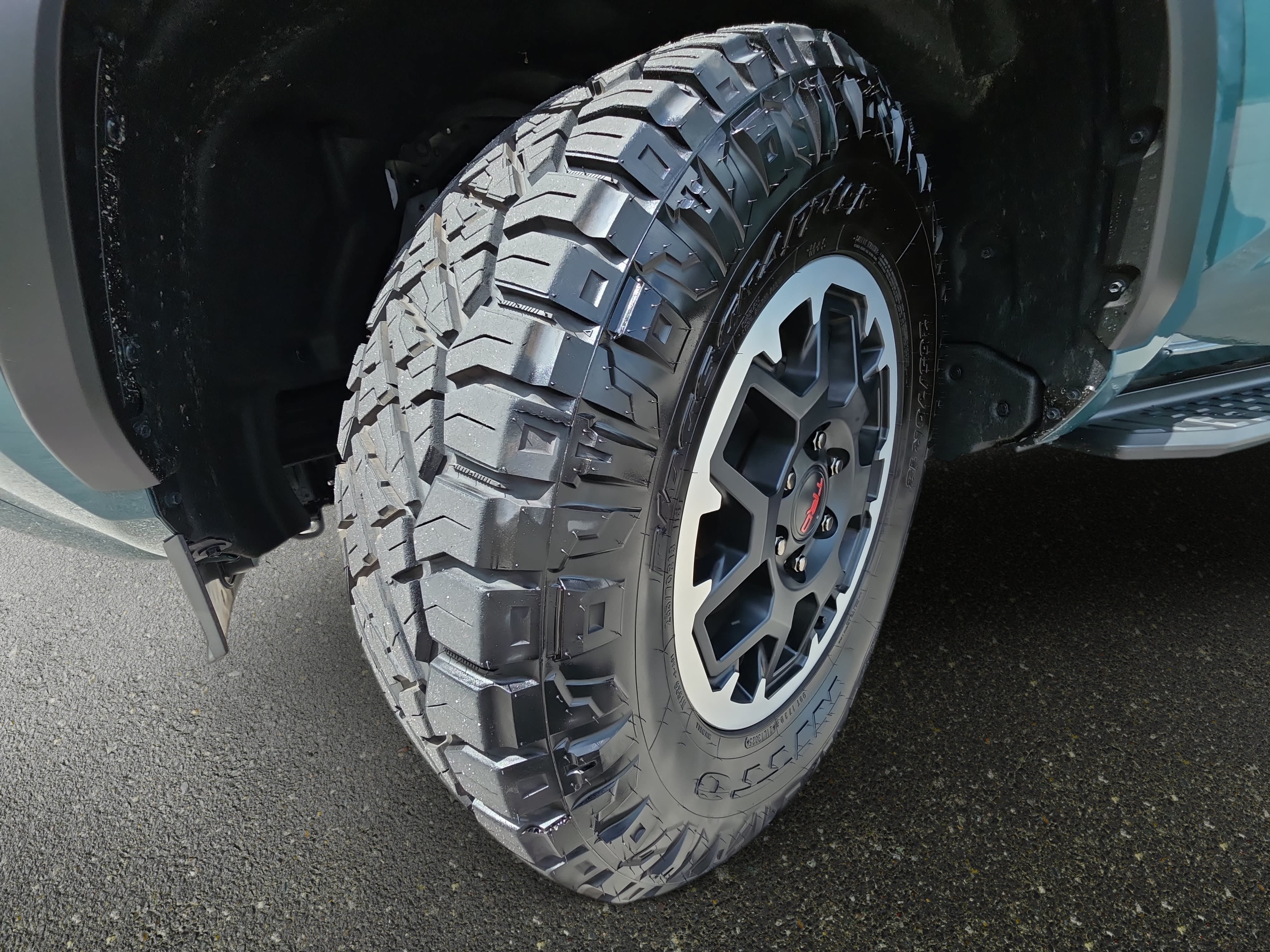 Used 2025 Toyota 4Runner TRD Off-Road Premium AWD/4WD image 33