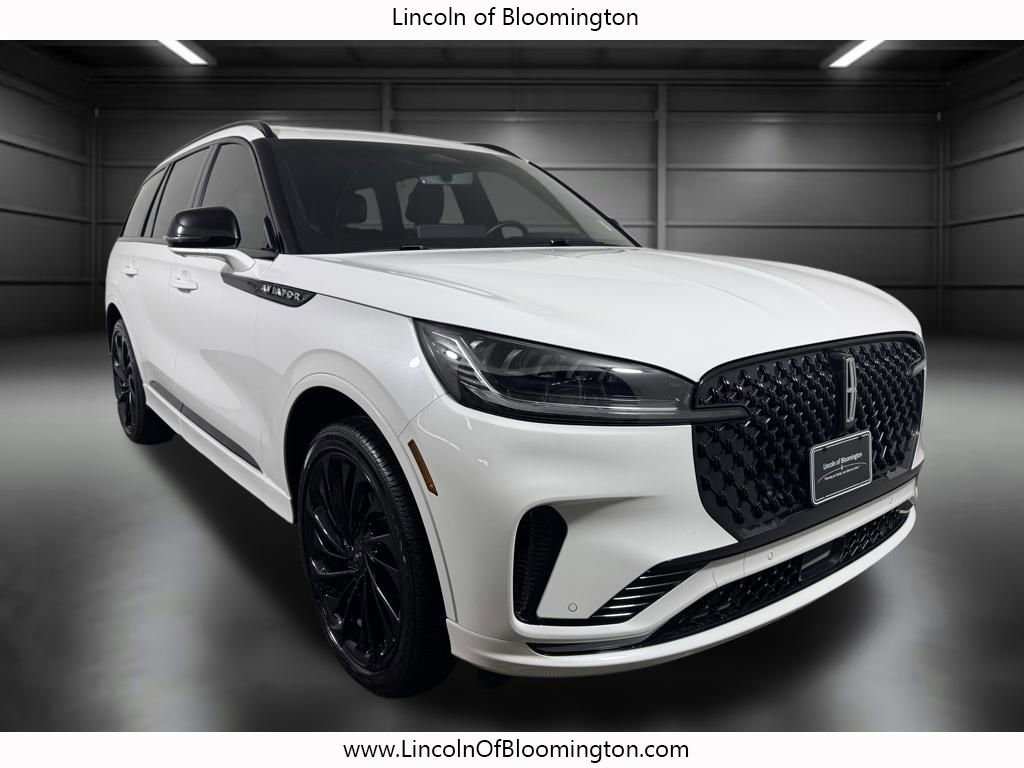Used 2025 Lincoln Aviator Reserve w/ Jet Appearance Package AWD/4WD image 10