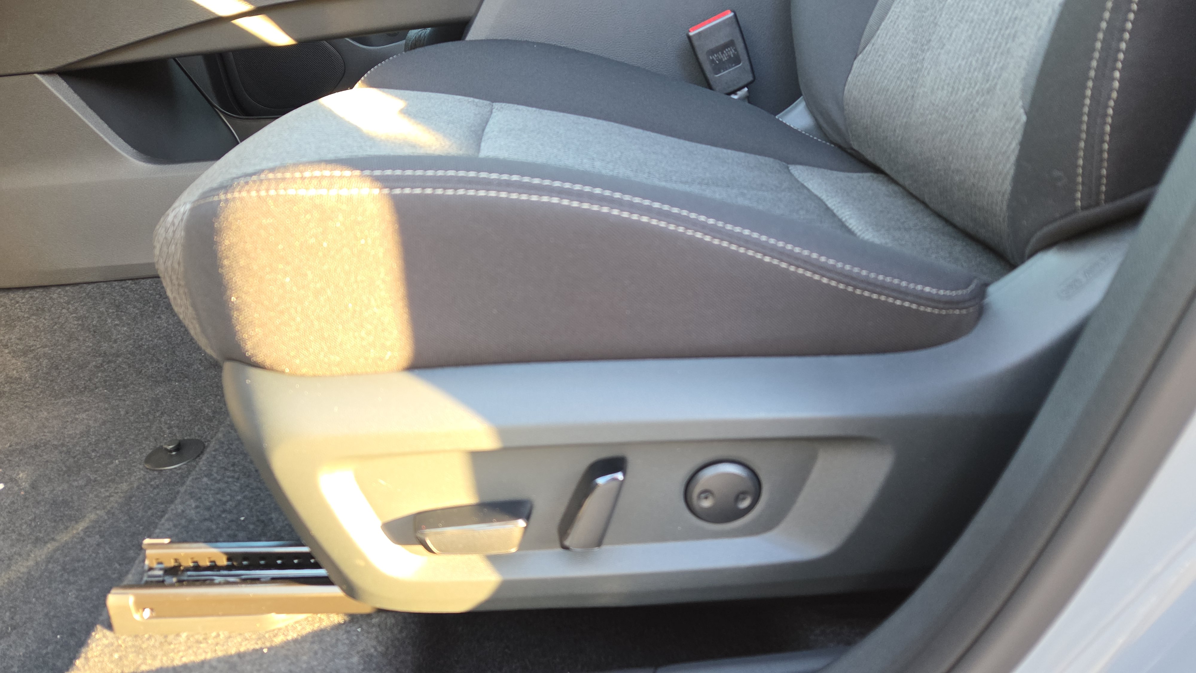 Used 2026 Nissan Rogue SV w/ Cold Weather Package FWD image 14