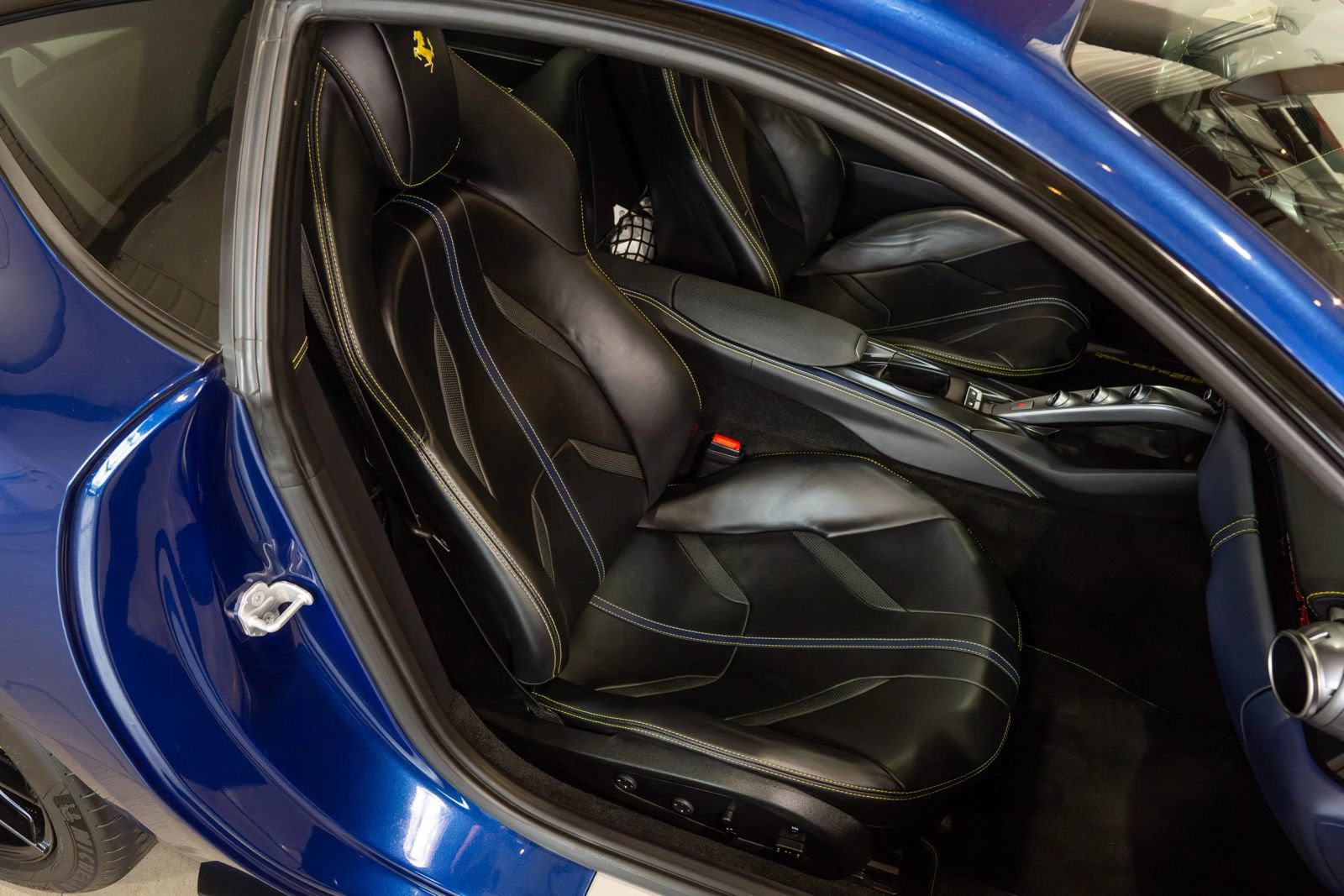 Used 2019 Ferrari 812 Superfast RWD image 30