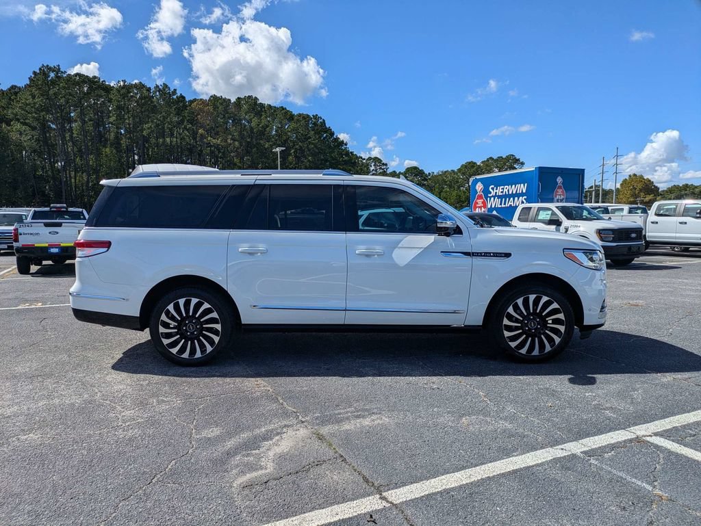 Certified 2022 Lincoln Navigator L Black Label AWD/4WD image 4