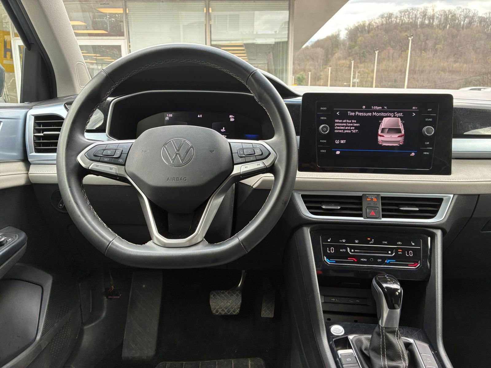 Used 2025 Volkswagen Taos SE FWD image 35