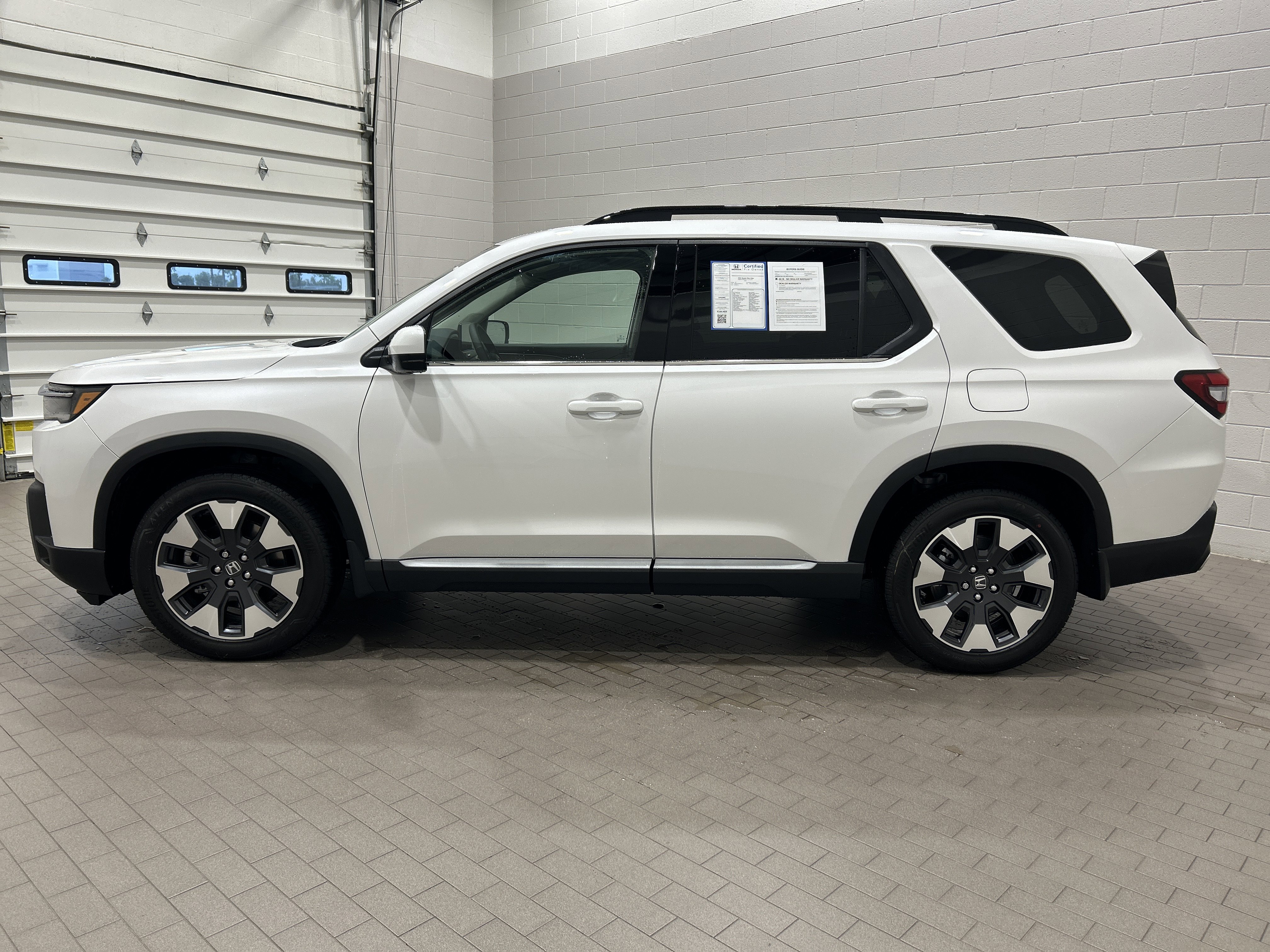 Used 2026 Honda Pilot Elite image 6