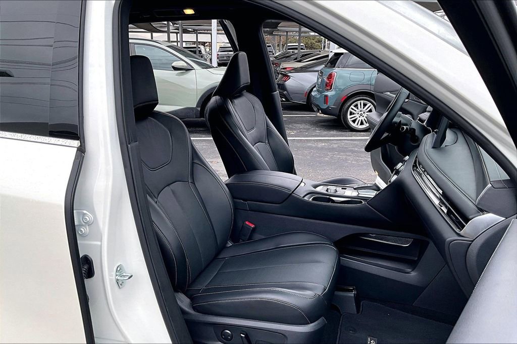 Certified 2025 INFINITI QX60 Luxe w/ Black Edition image 12