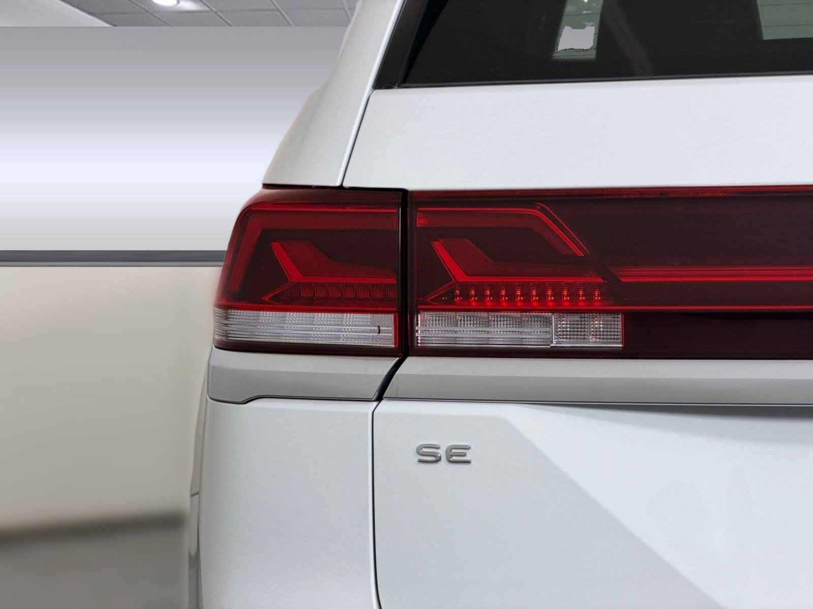 Used 2024 Volkswagen Atlas SE FWD image 30
