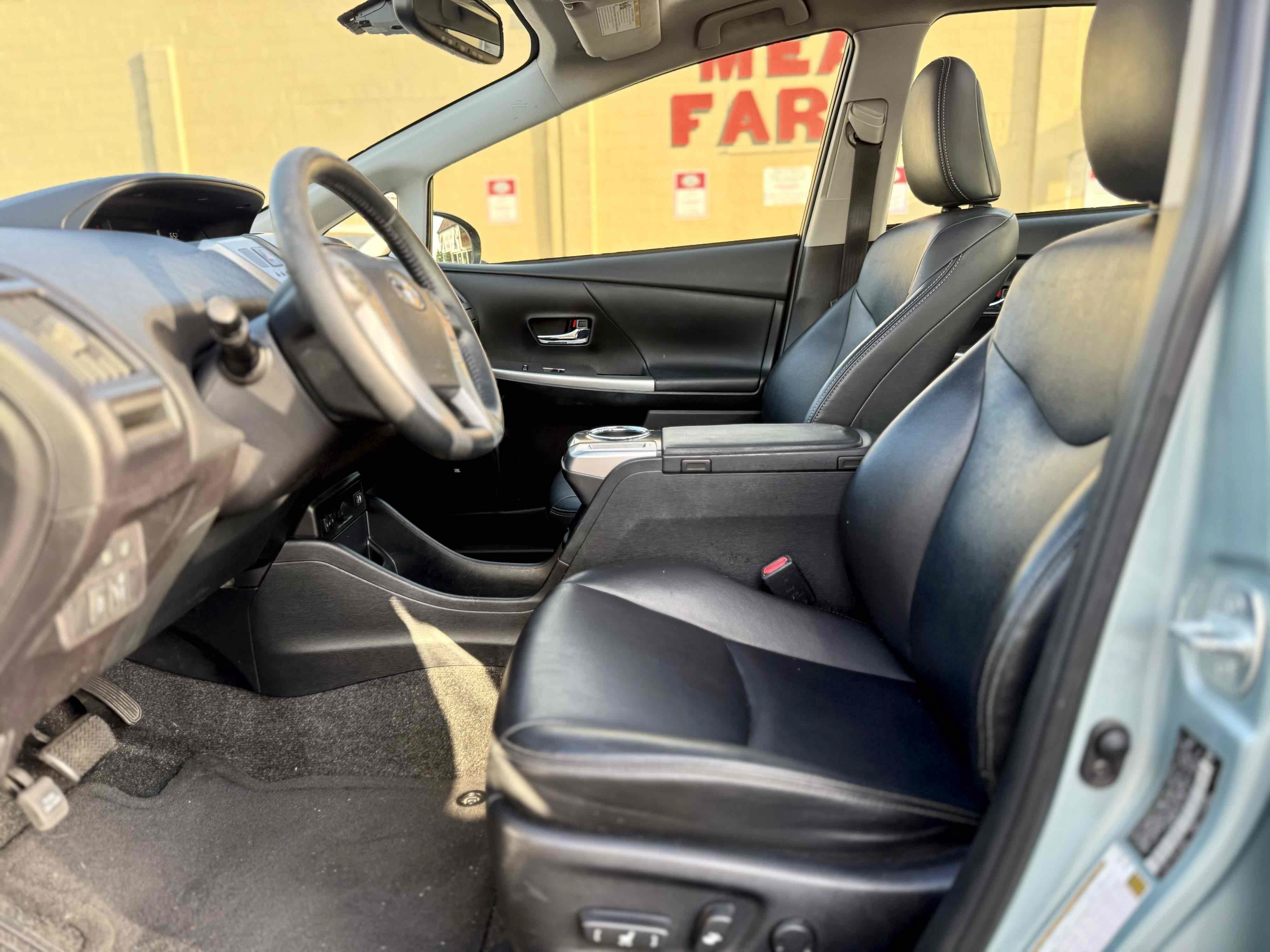 Used 2017 Toyota Prius V Five w/ Advanced Technology Package FWD image 14