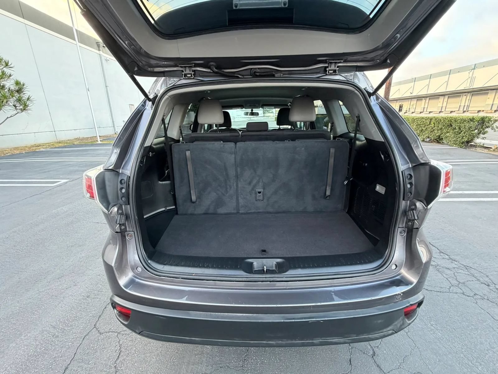 Used 2014 Toyota Highlander LE FWD image 15