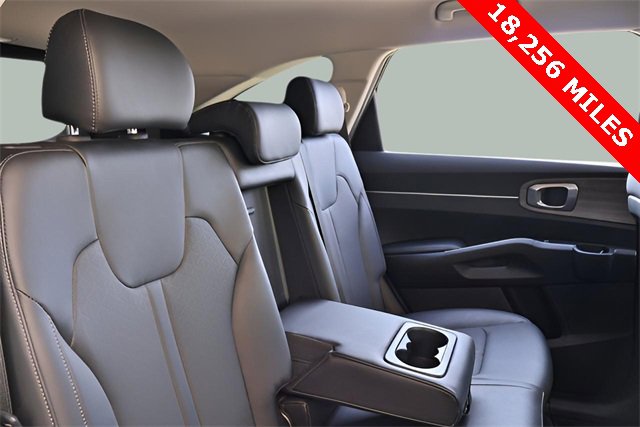 Used 2022 Kia Sorento S image 18