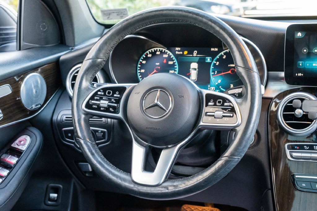Used 2021 Mercedes-Benz GLC 300 4MATIC image 23
