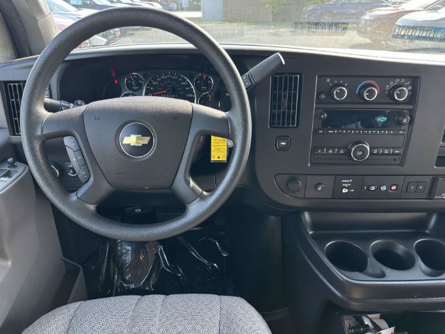 Used 2020 Chevrolet Express 3500 LT w/ LT Preferred Equipment Group RWD image 3