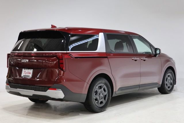 Used 2025 Kia Carnival FWD image 8