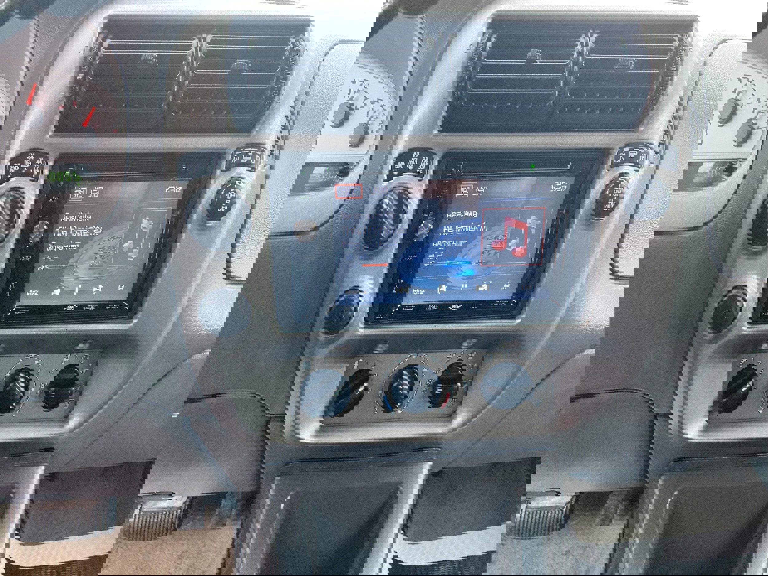 Used 2005 Ford Explorer Sport Trac XLS image 14