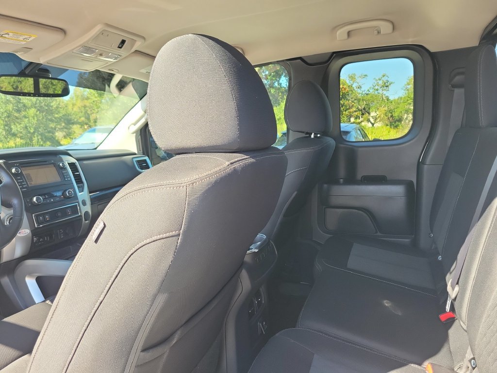 Used 2018 Nissan Titan SV w/ SV Convenience Package RWD image 25