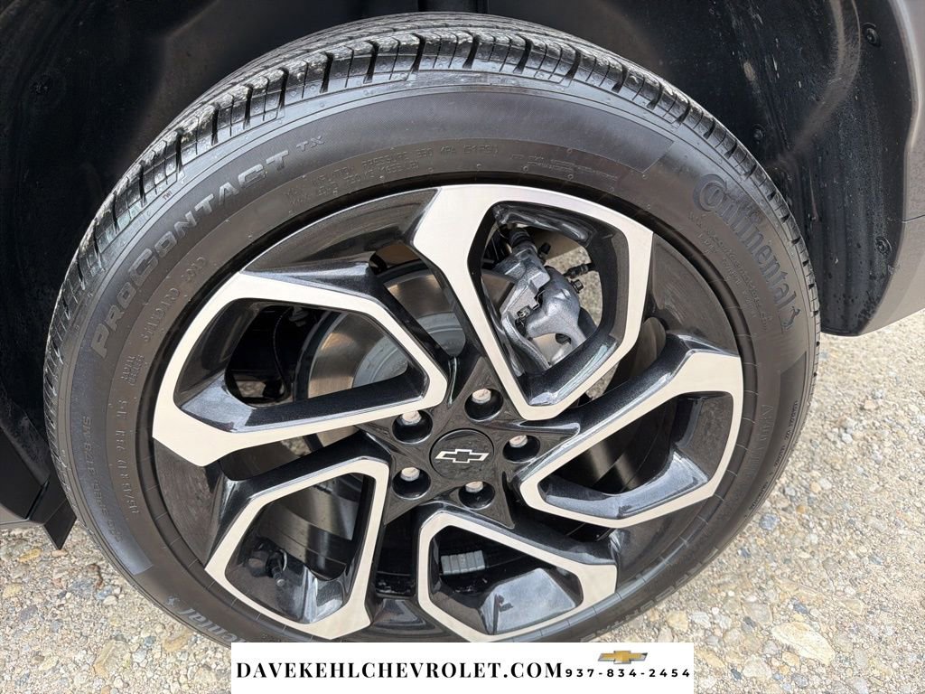 Used 2024 Chevrolet Trax RS w/ Sunroof Package FWD image 34