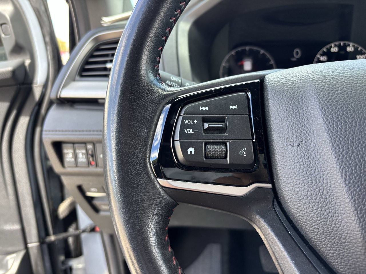 Certified 2025 Honda Odyssey Sport-L image 25