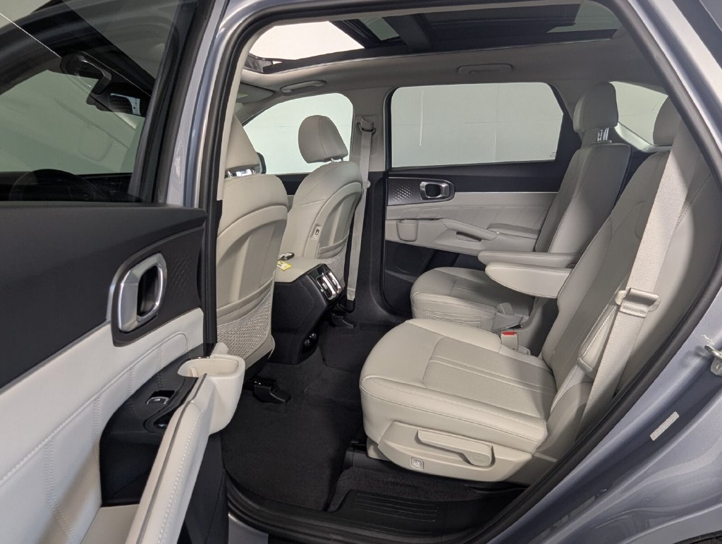 Used 2023 Kia Sorento SX AWD/4WD image 27