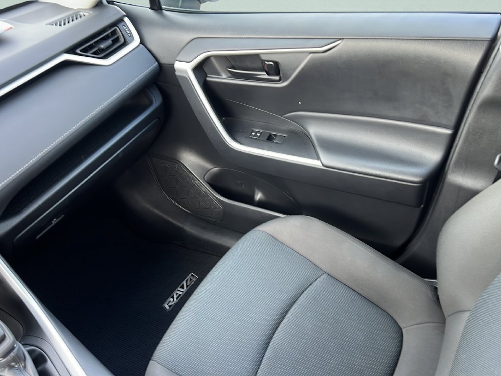 Used 2023 Toyota RAV4 LE FWD image 16