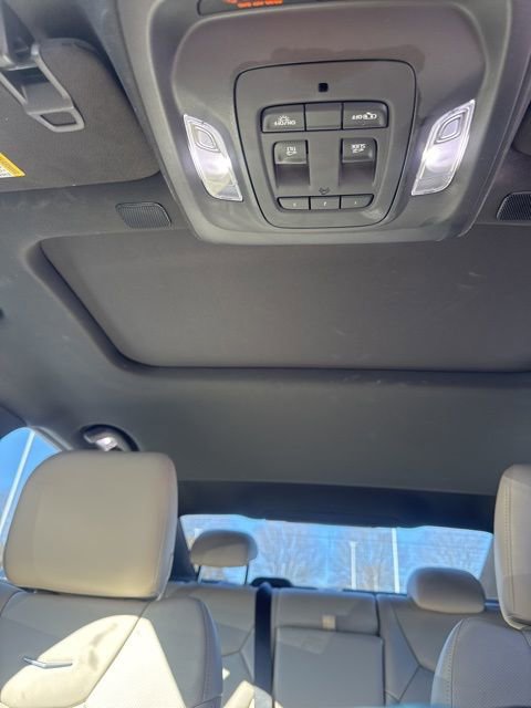 Used 2025 Cadillac CT4 Premium Luxury image 36