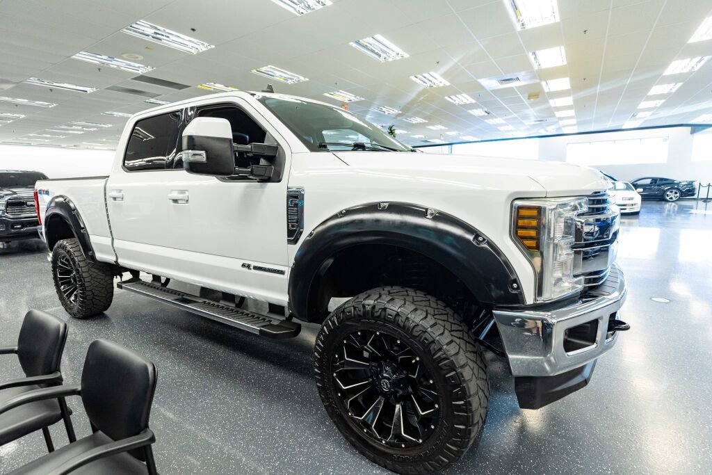 Used 2019 Ford F250 Lariat w/ Lariat Value Package image 5