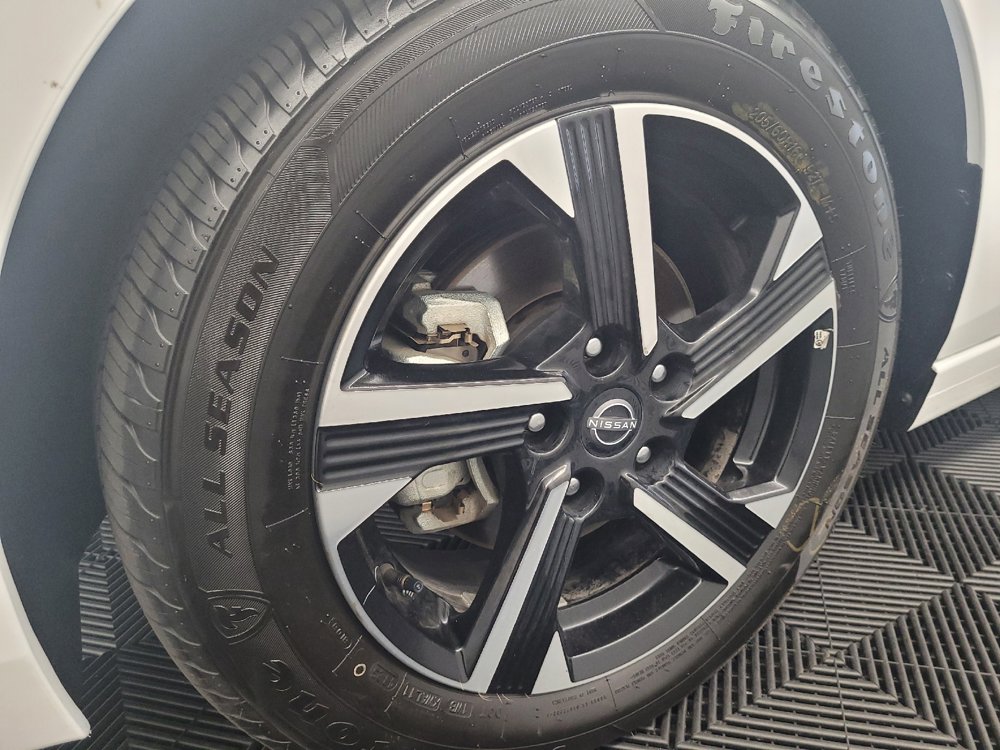Used 2025 Nissan Sentra SV FWD image 31