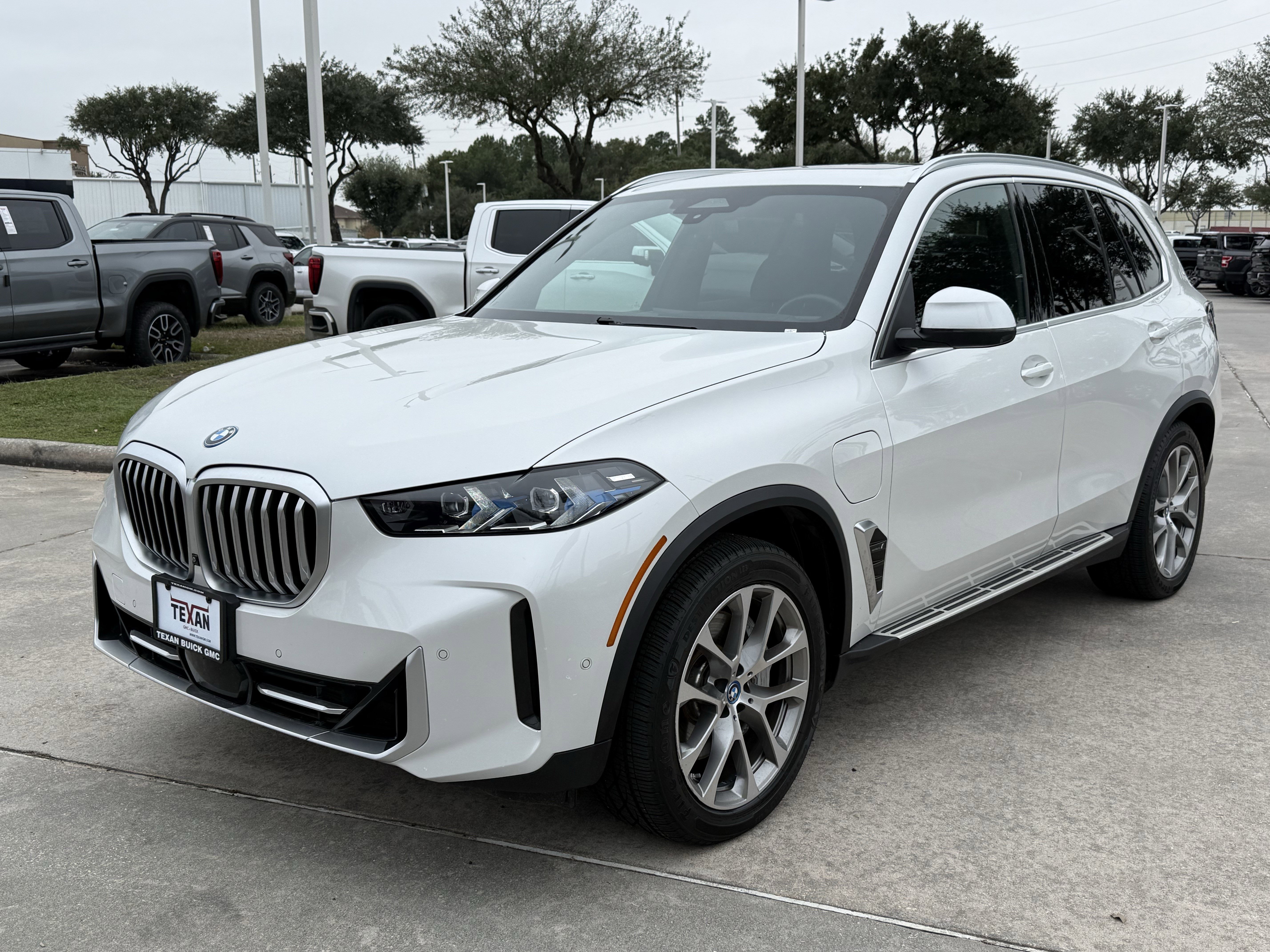 Used 2024 BMW X5 xDrive50e image 9