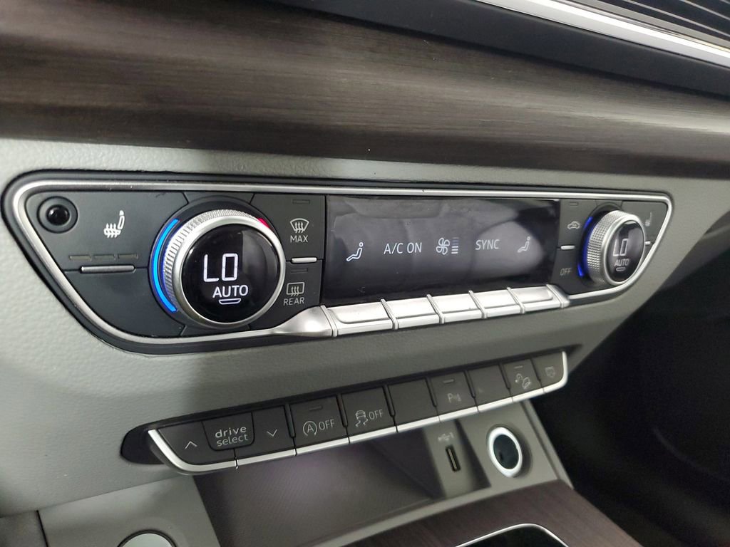 Used 2024 Audi Q5 2.0T Premium w/ Convenience Package image 30