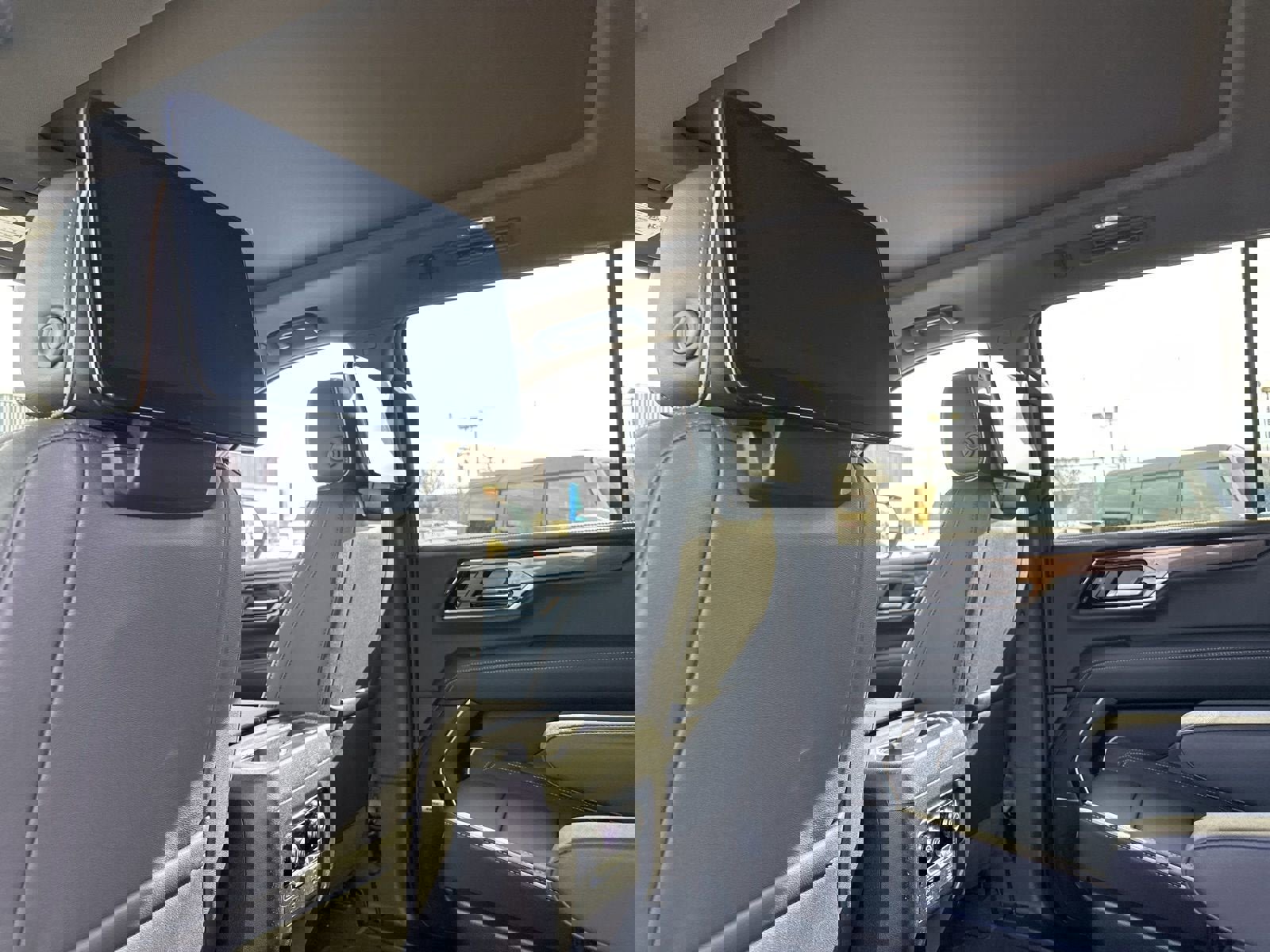 New 2026 GMC Yukon XL Elevation w/ Elevation Premium Package image 18