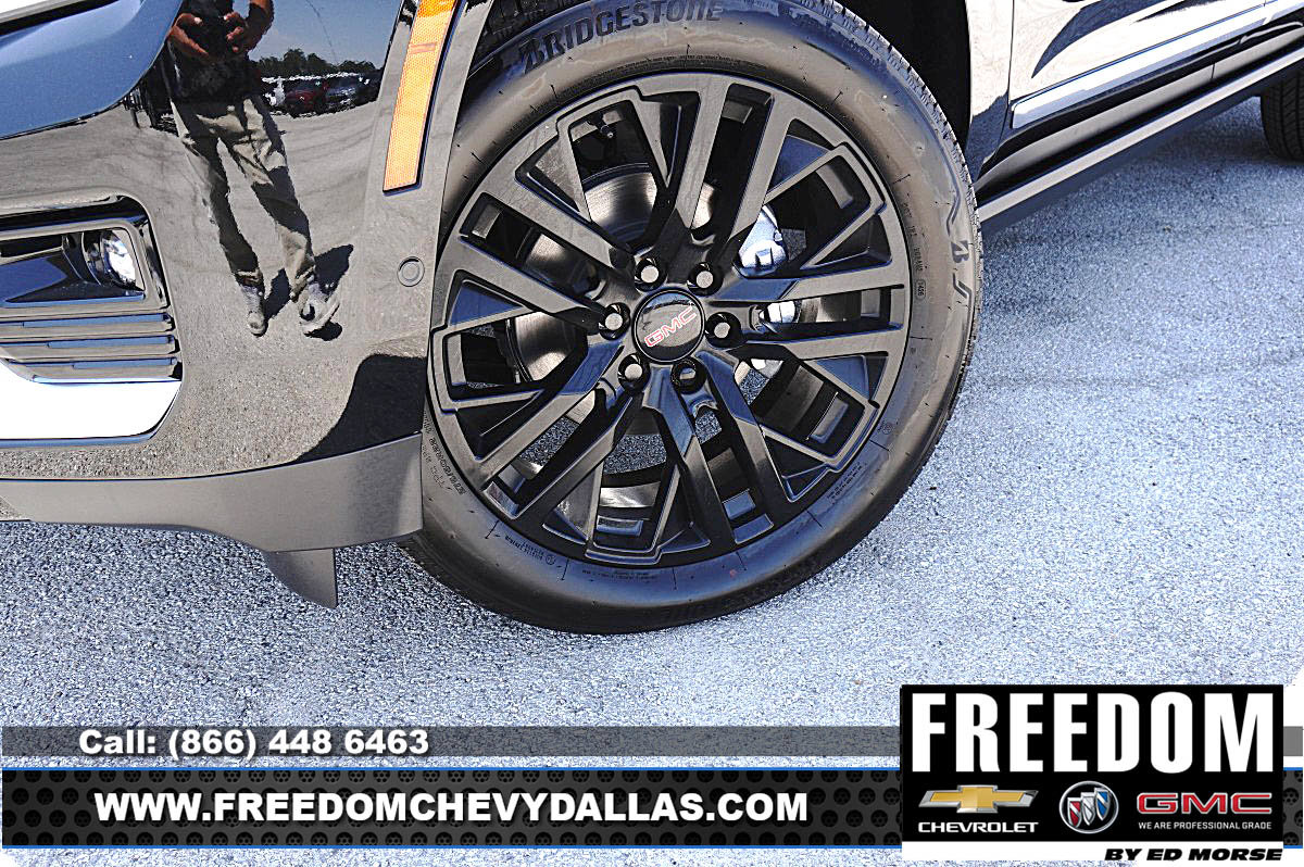 New 2026 GMC Yukon Denali w/ Sun & Power Step Package AWD/4WD image 9