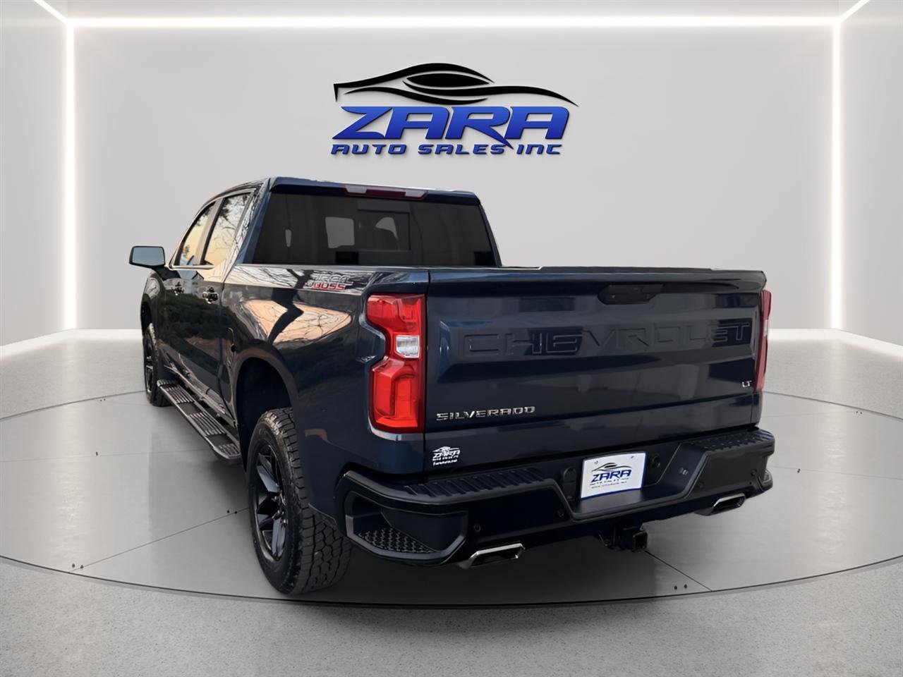 Used 2020 Chevrolet Silverado 1500 LT Trail Boss image 4