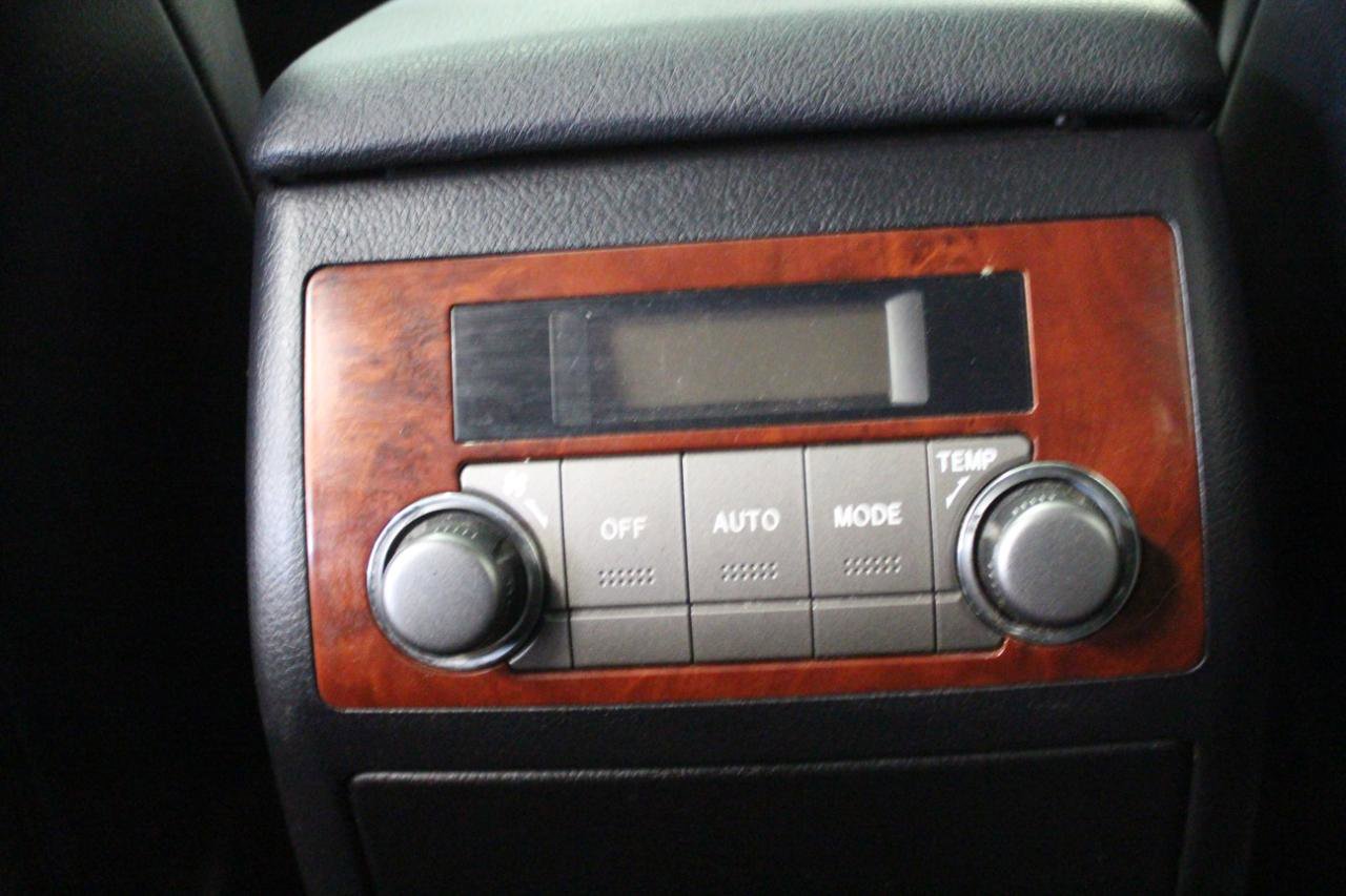 Used 2011 Toyota Highlander Limited w/ Tow Pkg AWD/4WD image 23