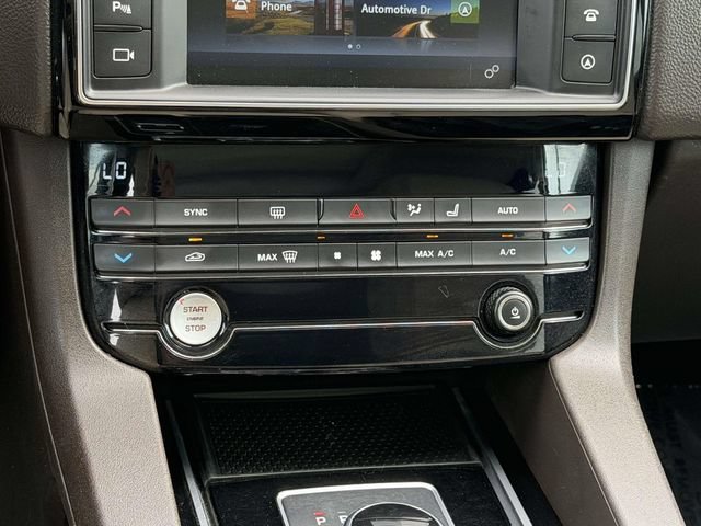 Used 2017 Jaguar F-PACE Prestige AWD/4WD image 16