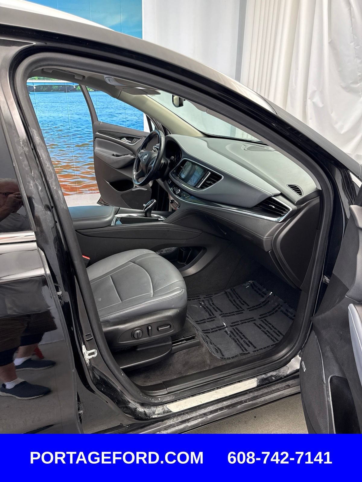 Used 2020 Buick Enclave Essence w/ Sound and Sites Package AWD/4WD image 26