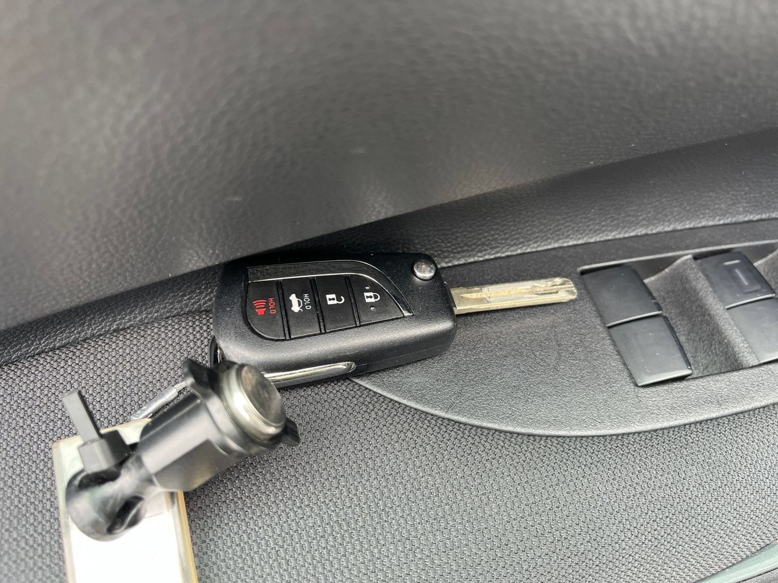 Used 2025 Toyota Corolla LE FWD image 21