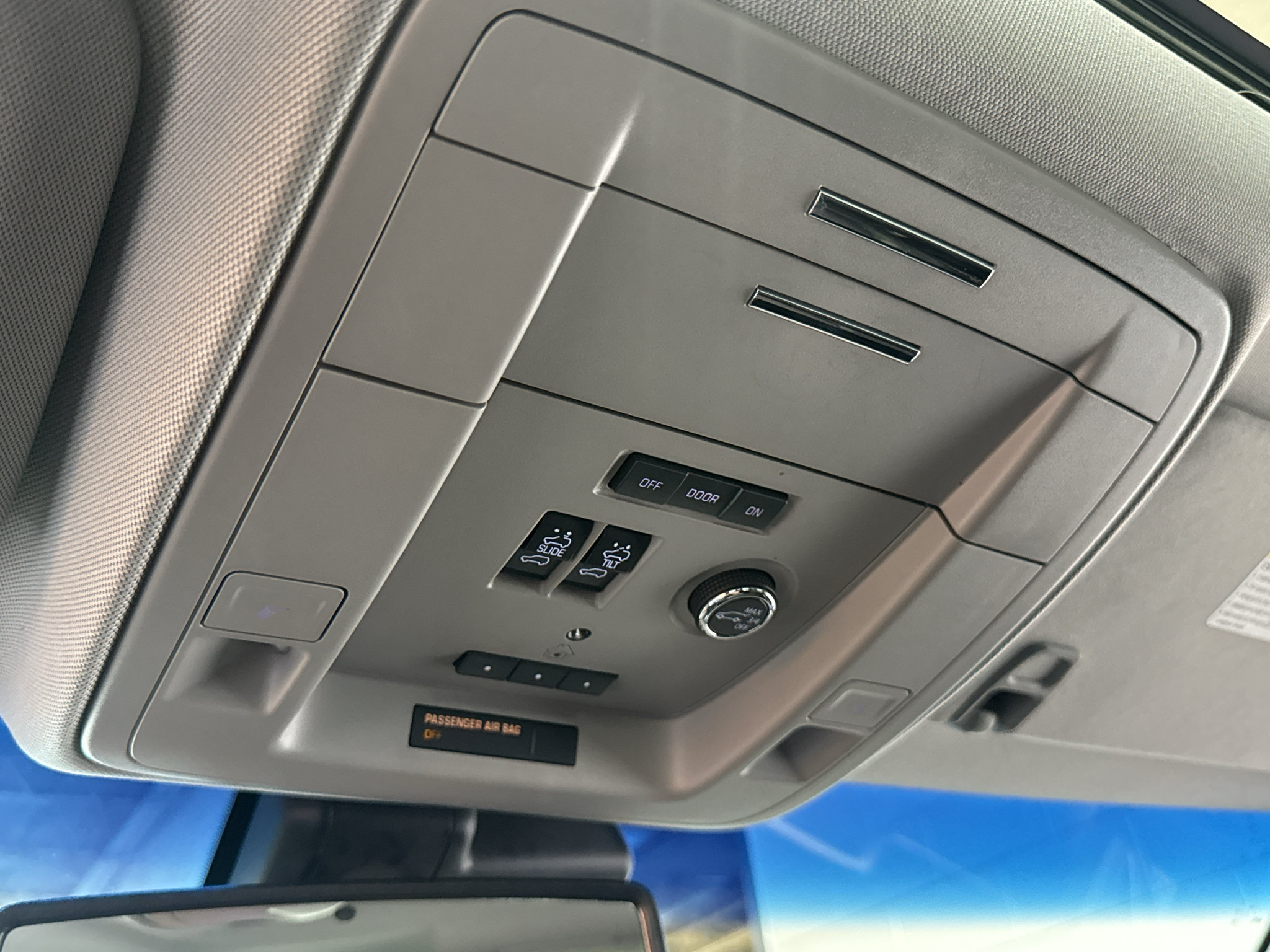 Used 2020 Chevrolet Suburban Premier AWD/4WD image 40